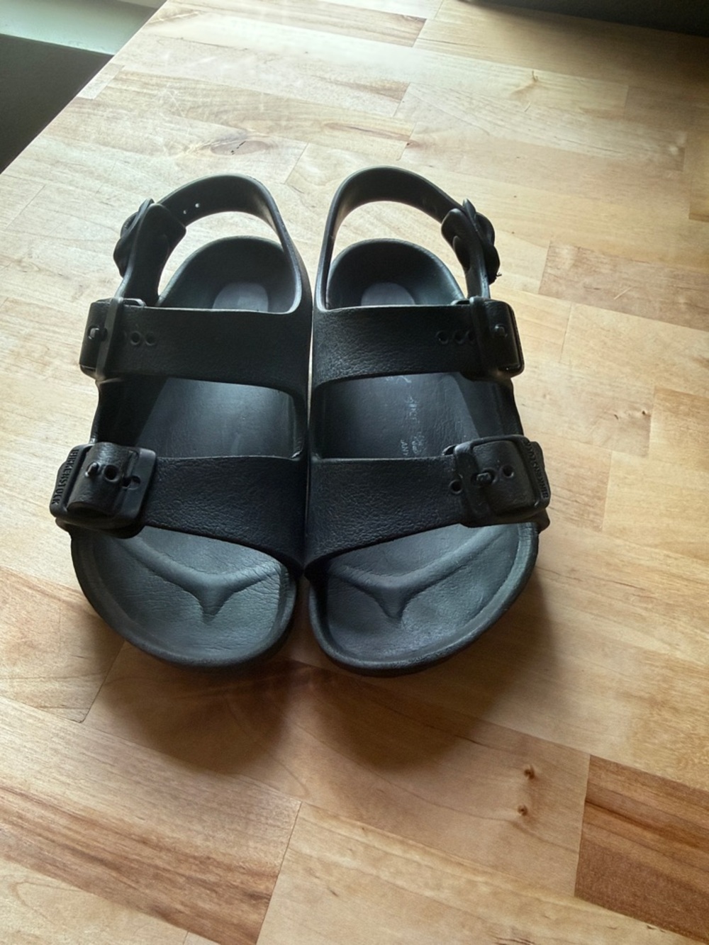 Birkenstock Kids Black Two-Strap Buckle Sandals